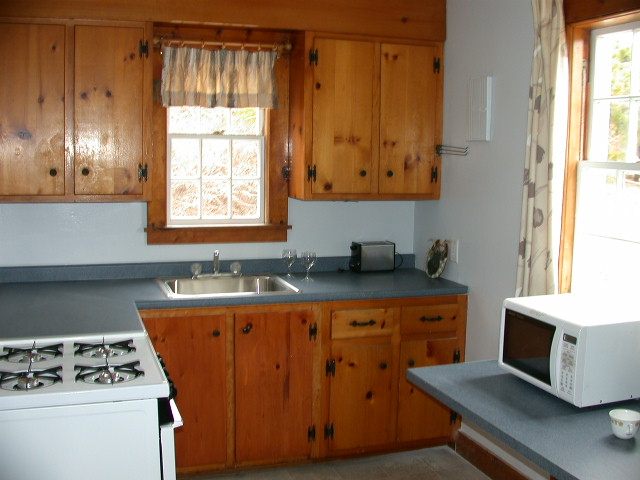 Cliff Kitchen 6.JPG - 110393 Bytes